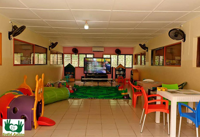 Don d'une salle d'éveil et rafrachissement du refertoire de la pouponnière de Dabou